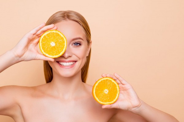 Косметика для лица с витамином С летом: можно или нельзя