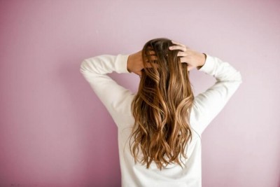 Мокрые волосы vs утюжок: как не потерять густоту