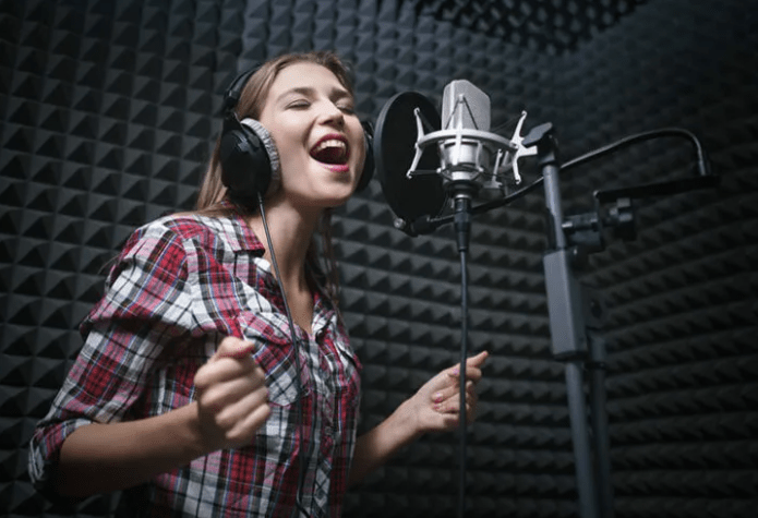 Профессиональное обучение вокалу в школе SOLO