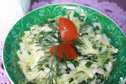 Салат «Находка» с капустой и яйцом