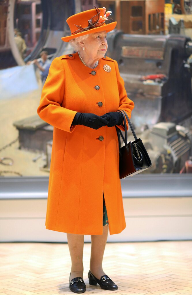 "Кейт Миддлтон носит все цвета радуги, кроме одного": табу в нарядах герцогини