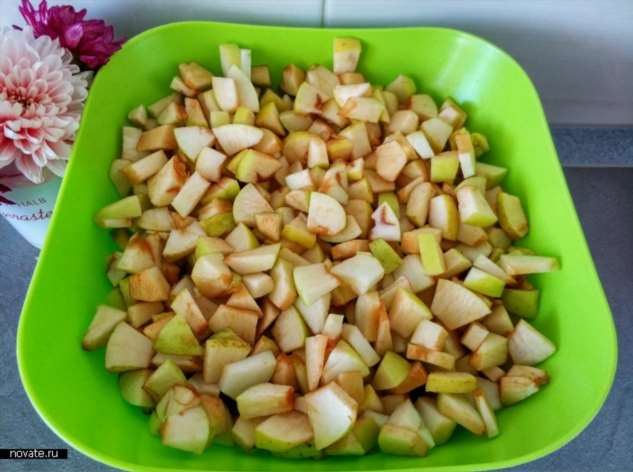 Яблочный пирог для тех, кто тщательно считает калории: авторский рецепт десерта от фитнес-тренера