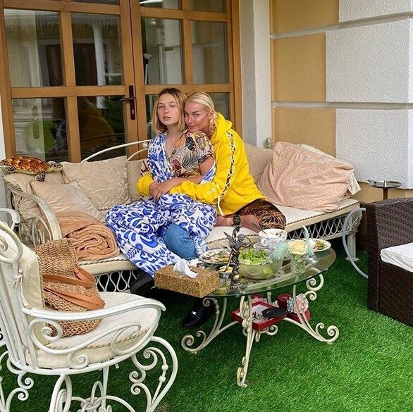 «Моя Ариша вернулась»: Анастасия Волочкова воссоединилась с дочерью